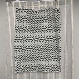 Forever21+ Pencil Stretchy Skirt White &‎ Black Geo Print Plus Size 2X